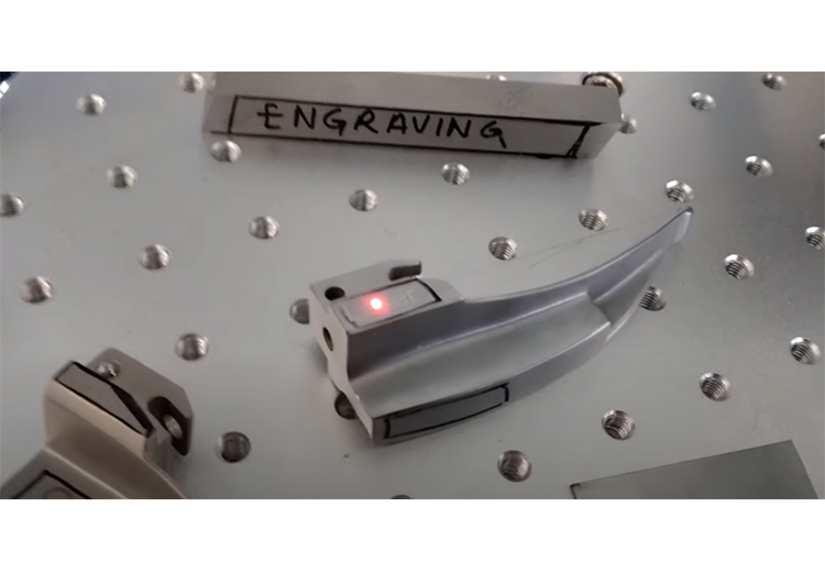 Fiber marking machine for metal engraving, sign making on metal